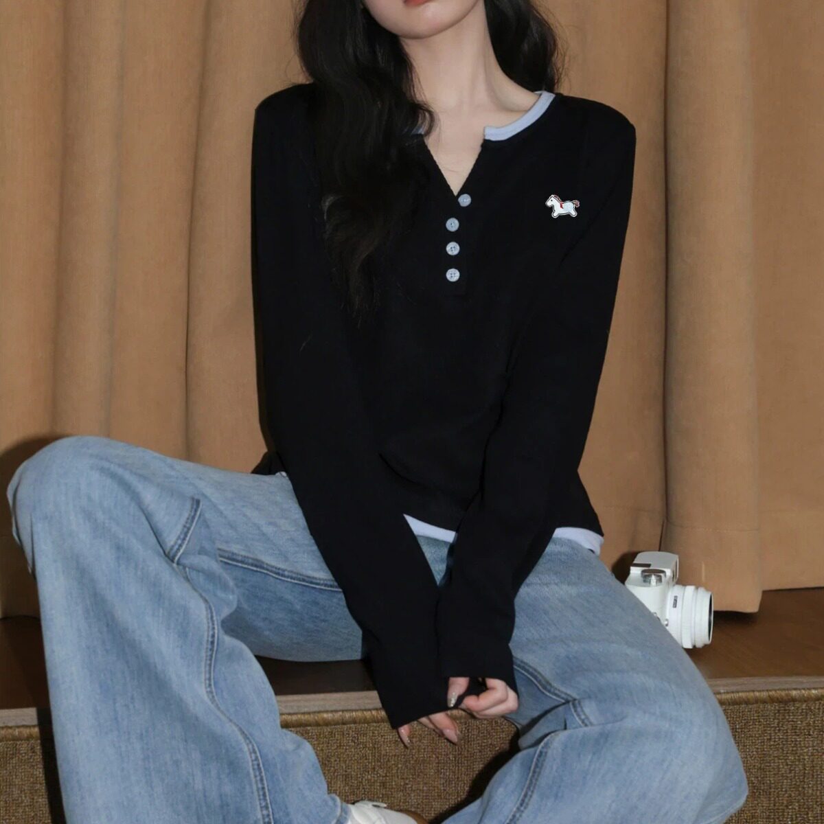 春秋2026新款假两件黑色V领长袖T恤女拼接大码内搭打底衫正肩上衣