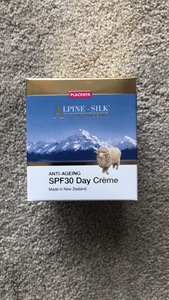 任意四件包新西兰直 邮Alpine Silk抗.老绵羊油滋养日霜SPF30 50G