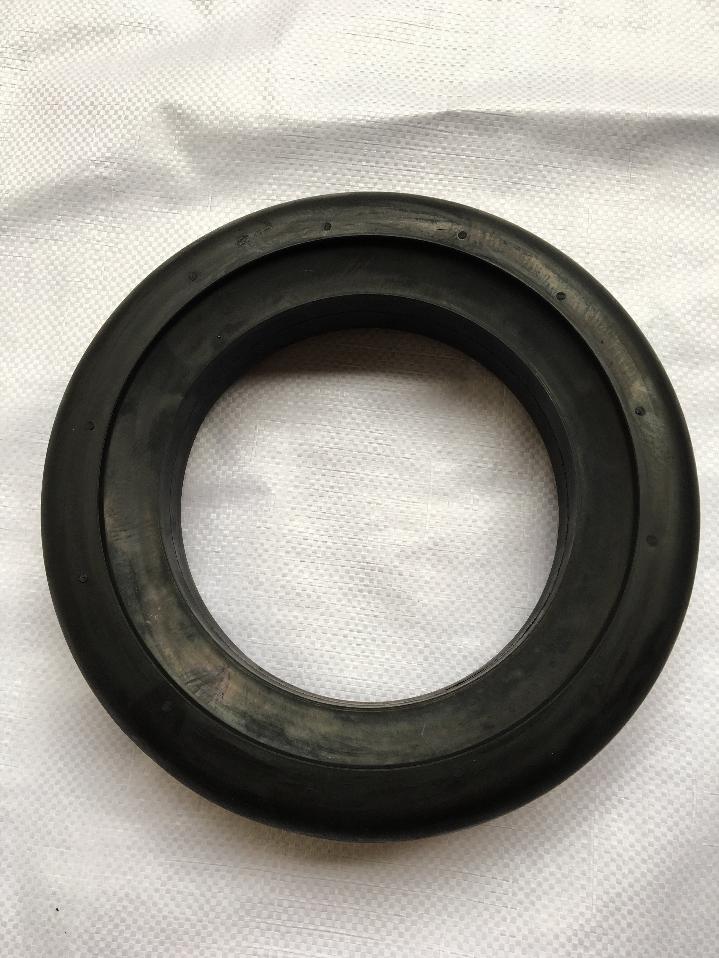 环卫车配件橡胶实心轮洗扫车扫路车小轮子