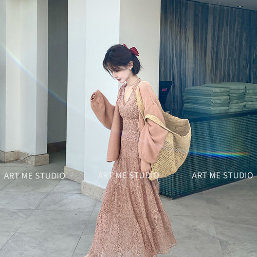 ARTME瓜瓜 法式V领层叠高腰连衣裙女春季气质收腰显瘦大裙摆裙子