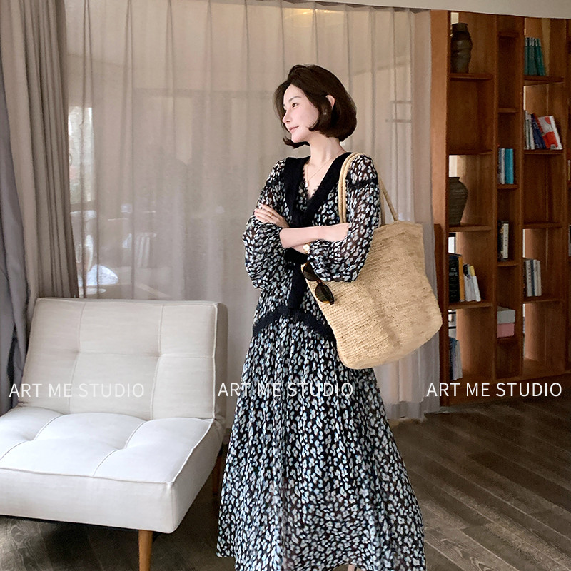 ARTME瓜瓜 灯笼袖蕾丝拼接修身连衣裙女春季满印碎花设计感高腰裙