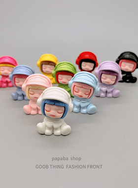 papabashop工位听歌女孩摆件