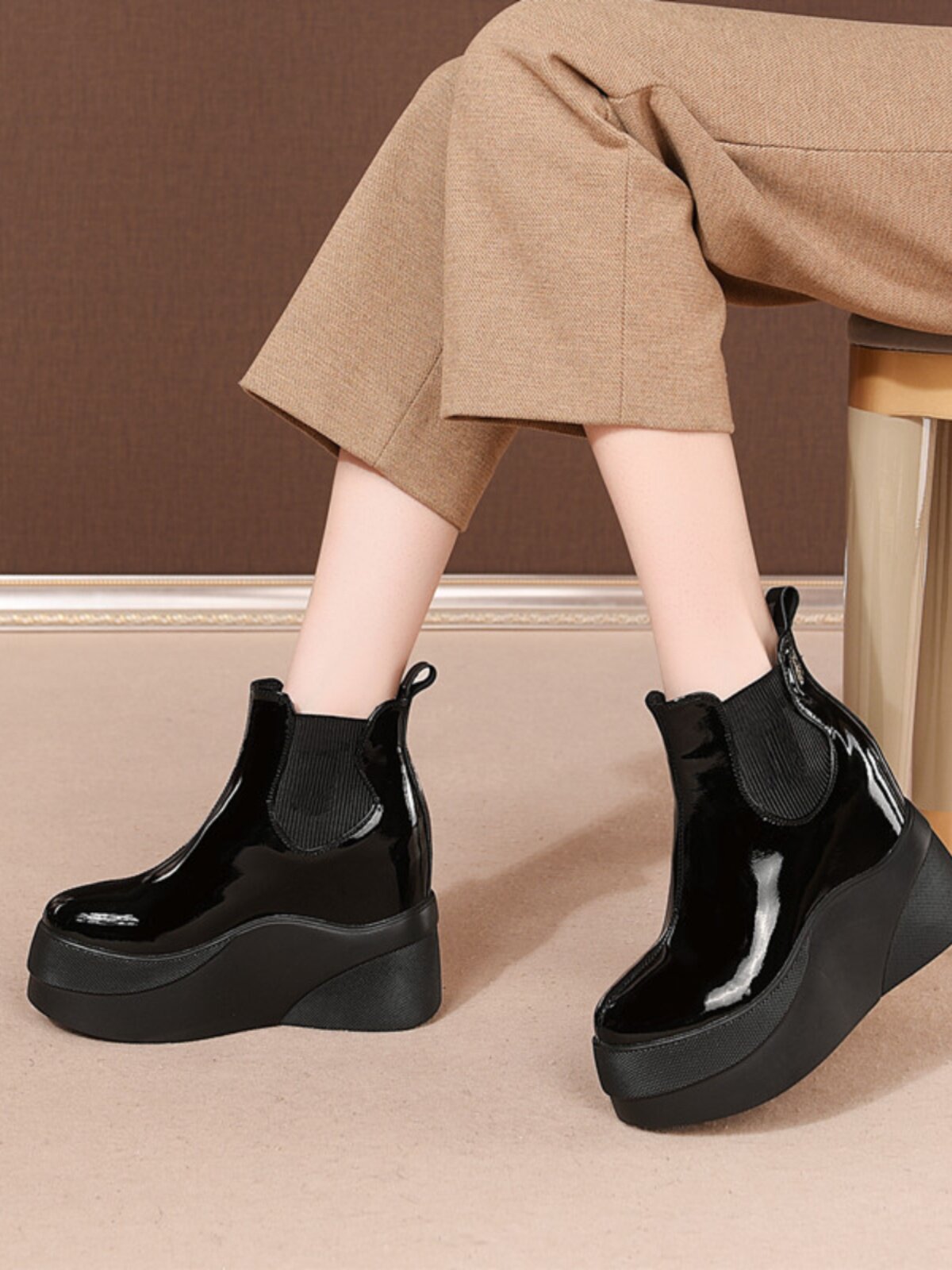 EUROPEAN LEG PATENT LEATHER INNER HEIGHTENED BOOTIES WOMENS AUTUMN AND WINTER SHORT NUDE BOOTS FLATFORM THICK-SOLED MARTIN BOOTS CIGARETTE TUBES CHELSEA BOOTS