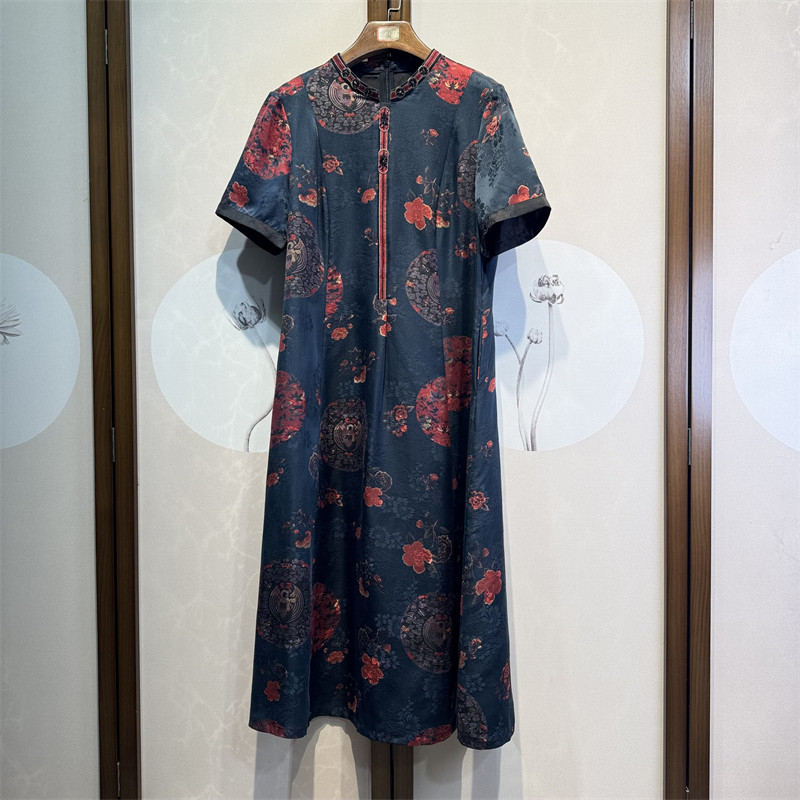 真丝红云纱提花花萝圆领短袖百搭气质时尚桑蚕丝A字连衣裙7-3-1