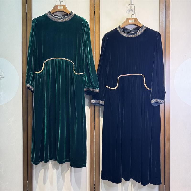 新款真丝丝绒轻奢气质圆领长袖通勤时尚亲肤百搭A字连衣裙