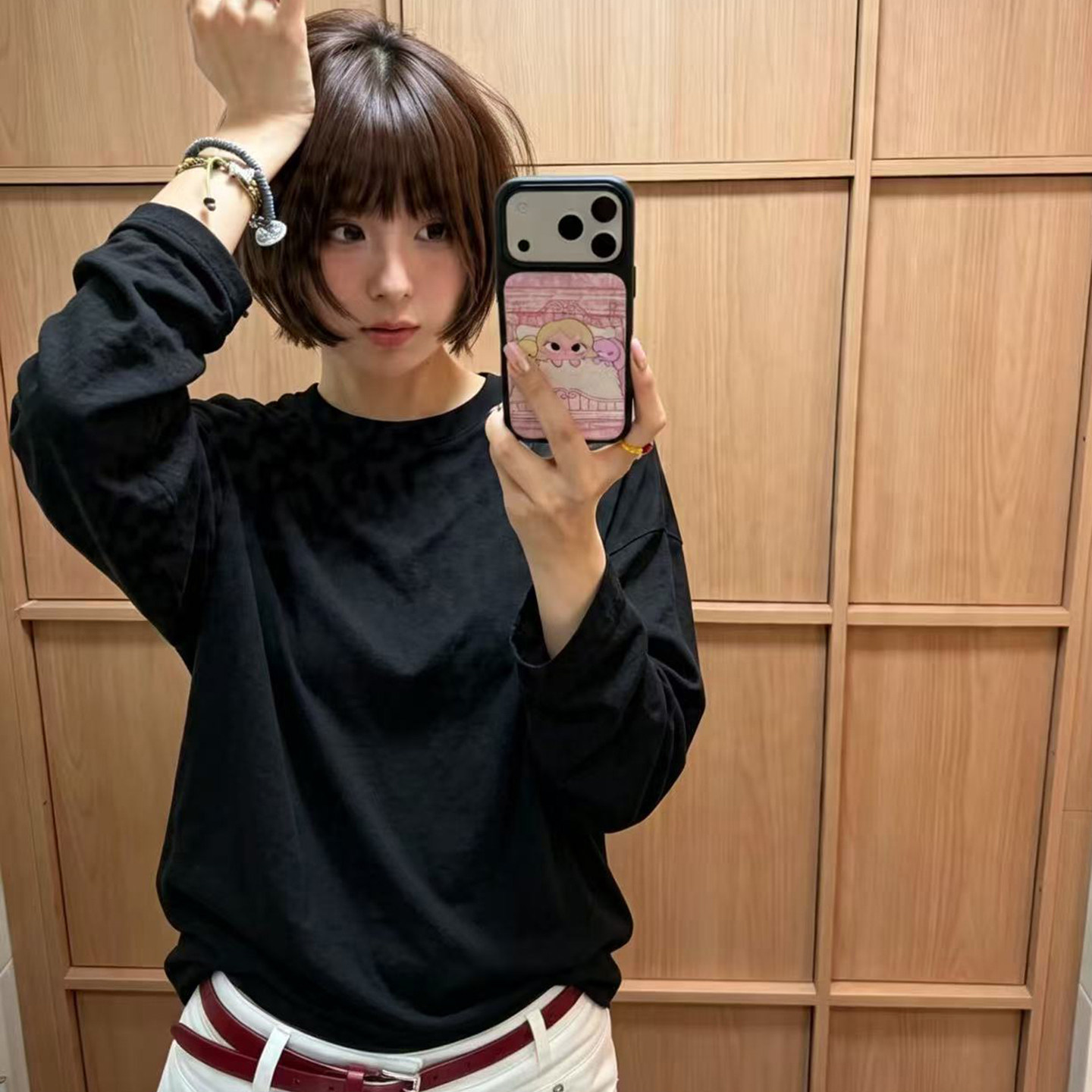 慵懒风黑色圆领长袖T恤女