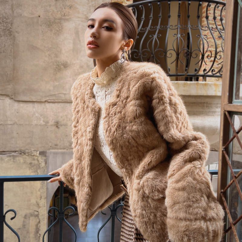粉红大布娃娃2025秋冬新卡其色环保兔毛皮草短外套女复古毛绒上衣