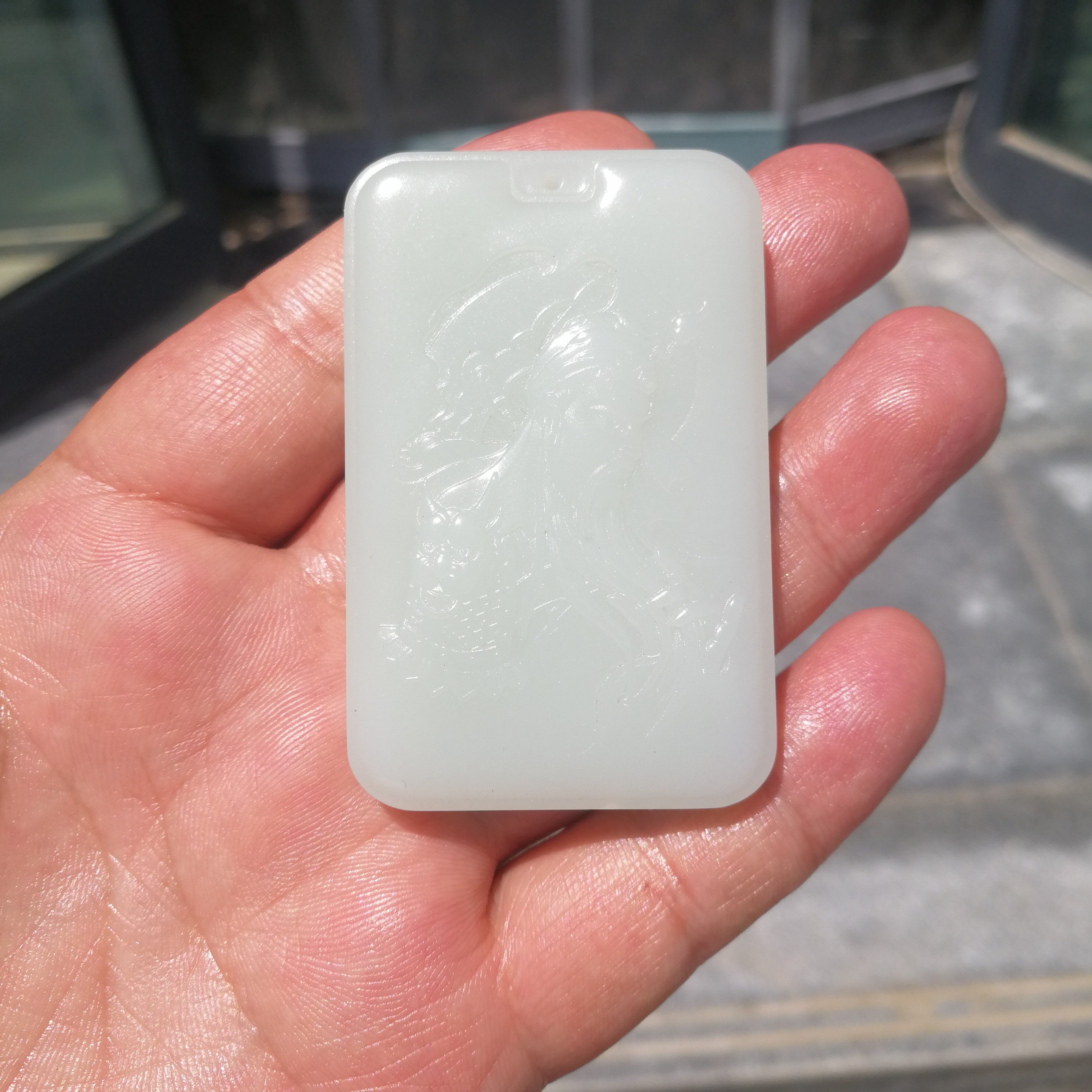 收藏款新疆和田玉米达料白玉微蓝调关公方牌子吊坠玉石关羽挂件