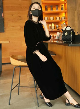 2023年新款气质妈妈新款女士丝绒连衣裙修身显瘦黑色裙子韩版