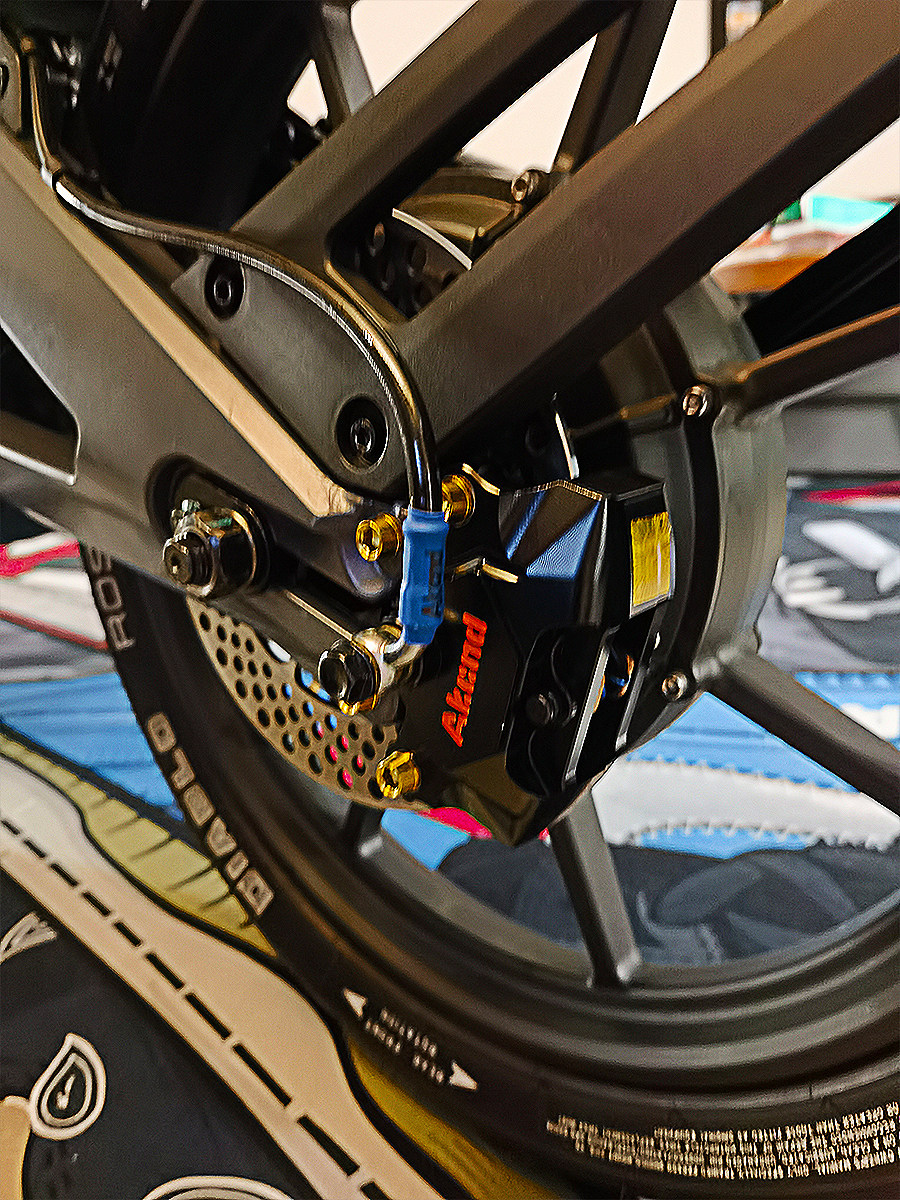 akcnd卡钳适用小牛sqi 前后刹车改装大辐射 大螃蟹 上泵 减震套装