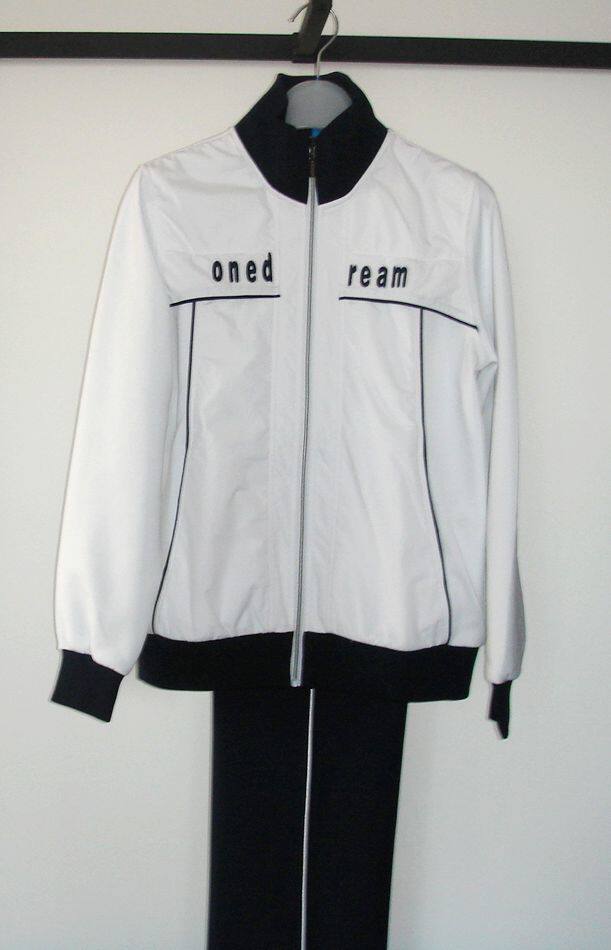 万杰隆 专柜正品  运动休闲 女款  翻领 运动服 断码 特价  清仓