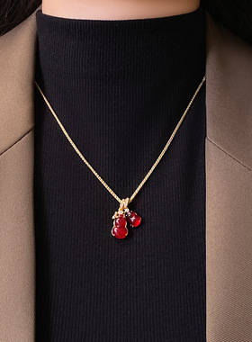 2026新款微镶红色葫芦吊坠项链女小众复古感轻奢颈链气质配饰