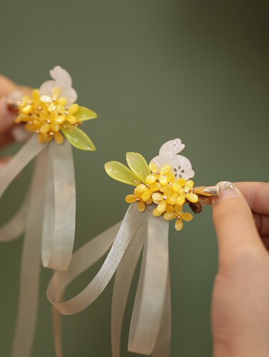 国风少女汉服发夹边夹桂花兔子