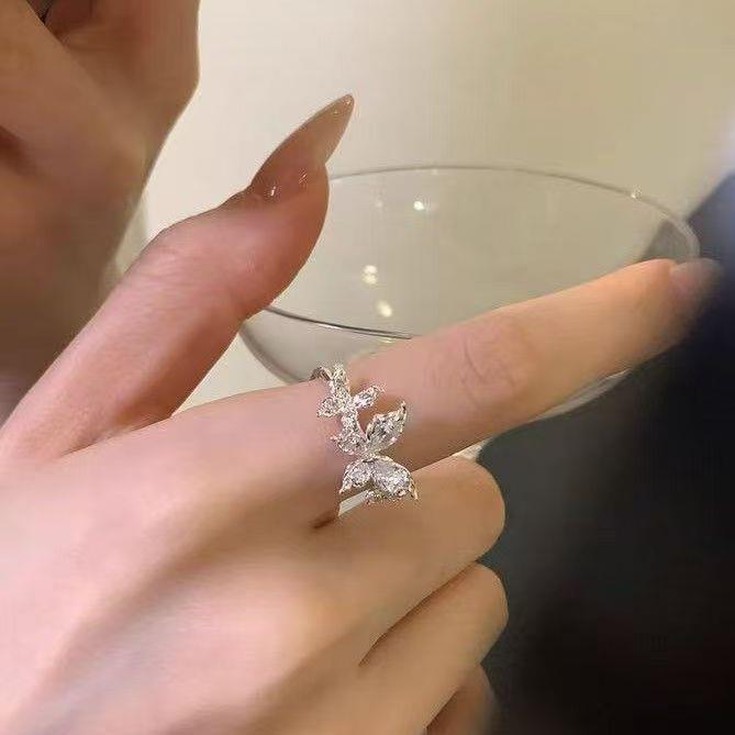 小众设计蝴蝶水钻戒指女新款轻奢气质高级食指戒简约百搭开口指环