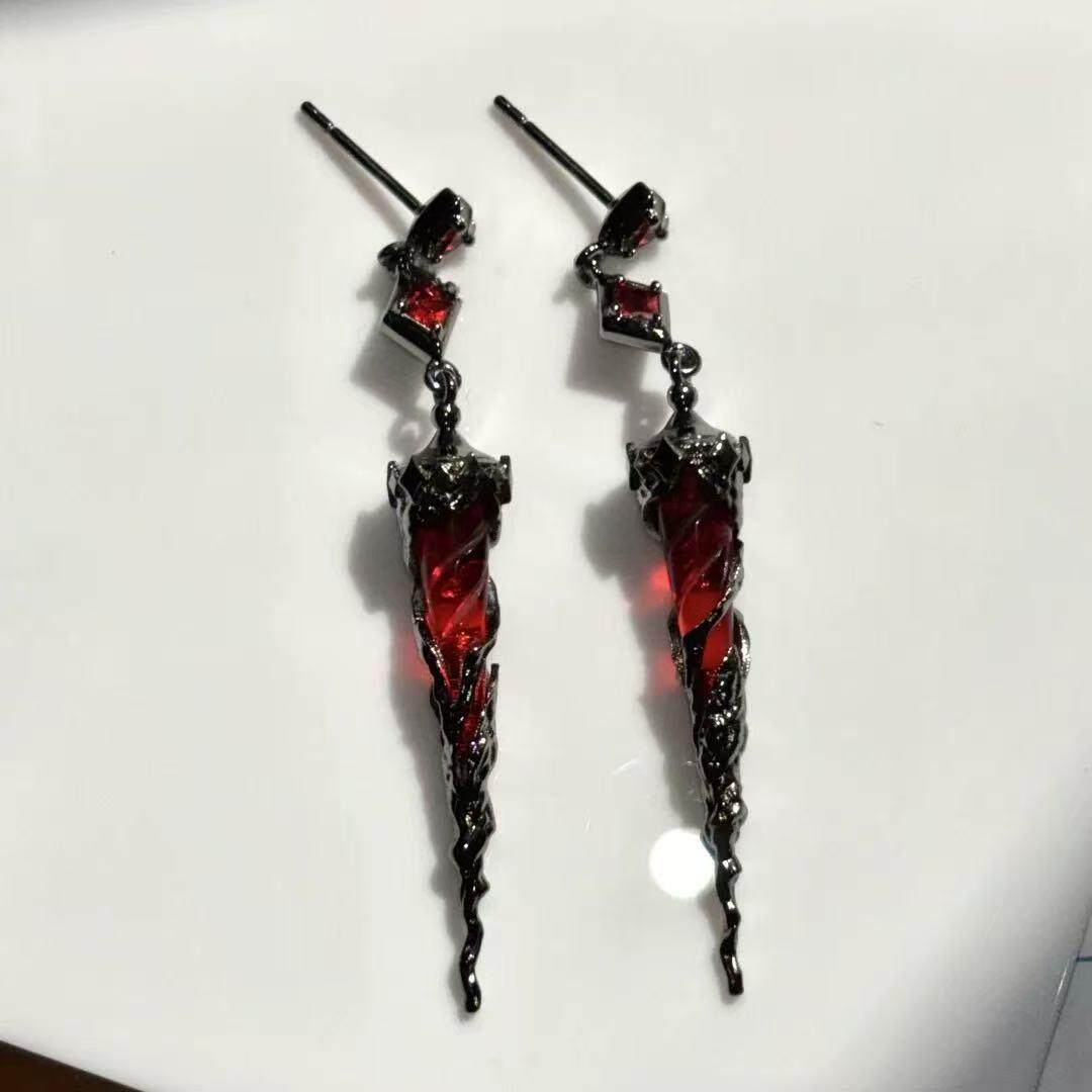乙游角色同款龙塑主控耳环深渊主宰卡二次元Cos狸花甜酷耳饰