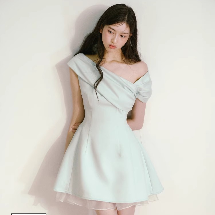 RECIT 薄荷绿一字斜肩连衣裙女夏季千金风小众设计独特漂亮掐腰裙