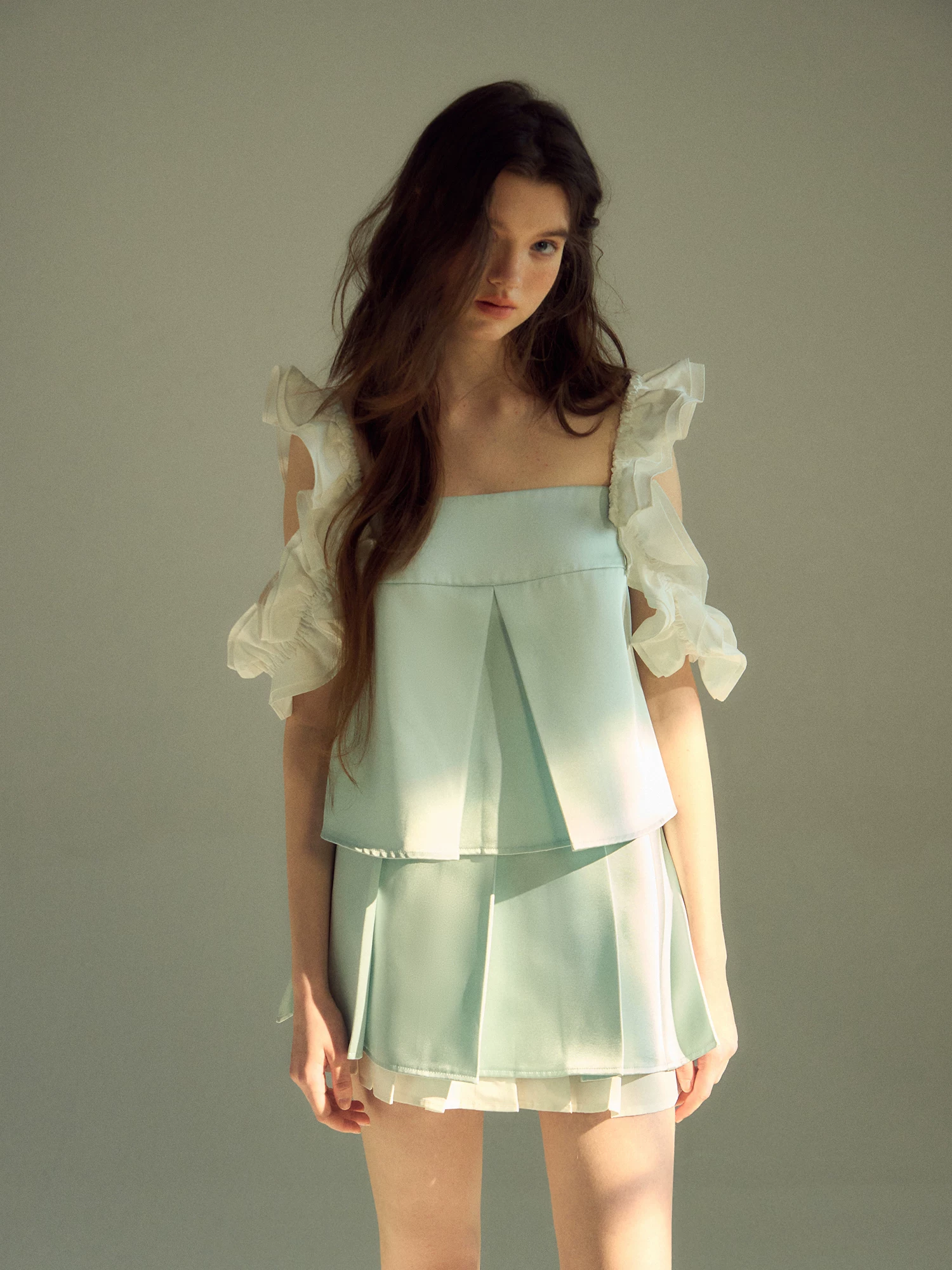 Genuine design mint three dimensional vest, pleated skirt, set