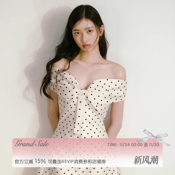 法式波点蝴蝶结一字肩收腰连衣裙