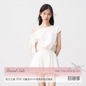 白色法式斜肩系带连衣裙