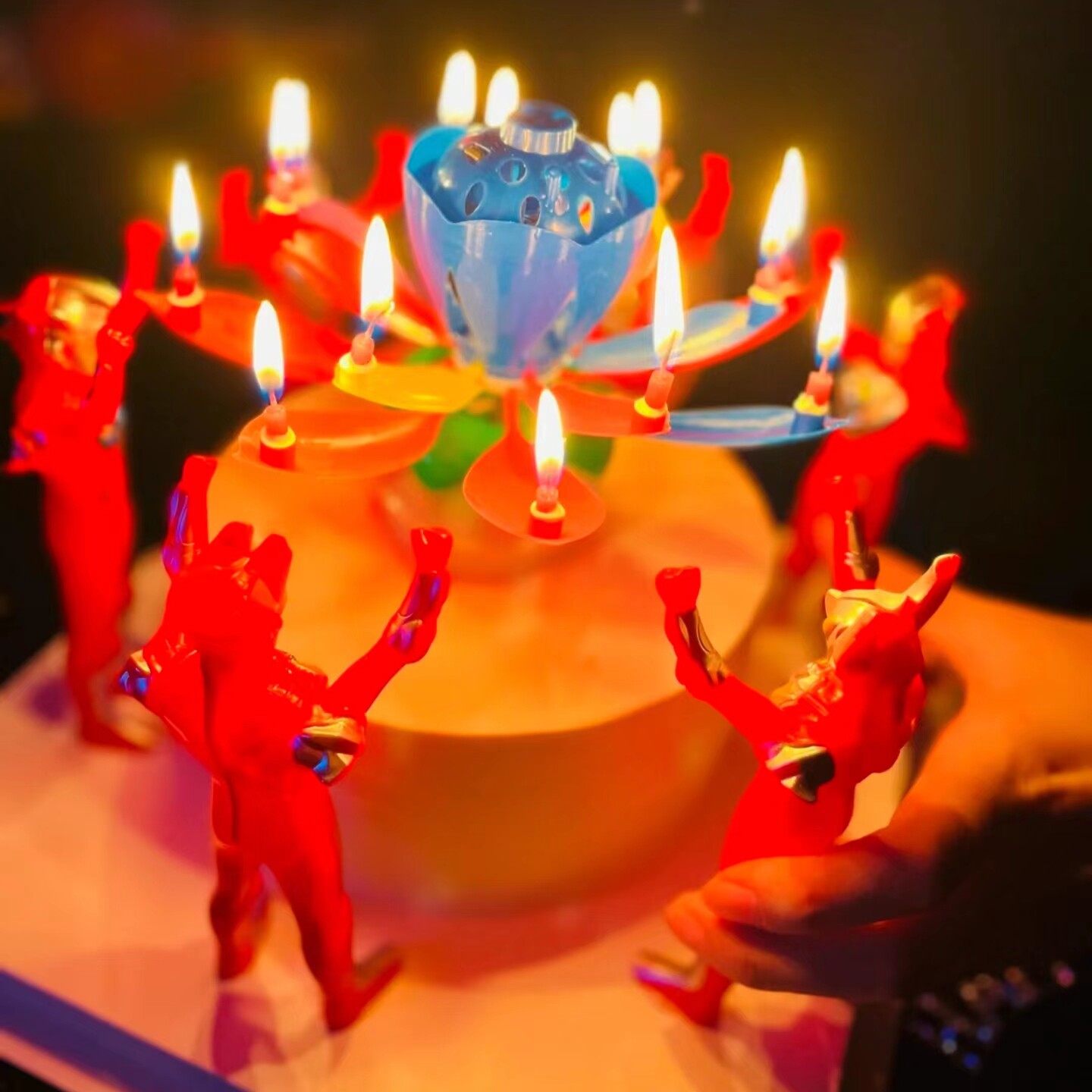 网红男孩生日蛋糕装饰摆件要相信光超人复古莲花灯旋转荷花蜡烛