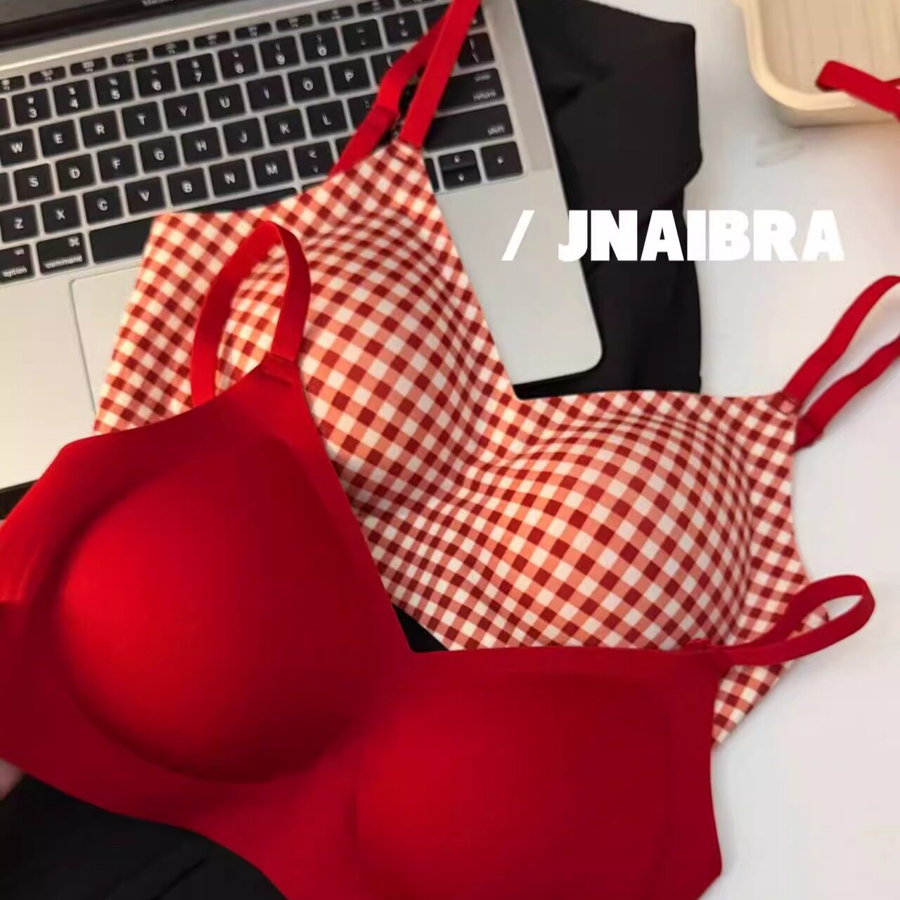 红色无痕内衣小胸聚拢文胸本命年