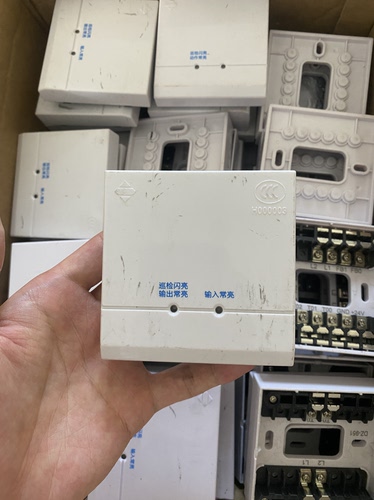 泛海三江模块KZJ-956型输入输出模块表面有划痕未使用