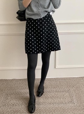 孕妇波点短裙子冬装2025新款小个子无托腹黑色显瘦A字包臀半身裙