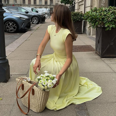法式黄色连衣裙2025新款