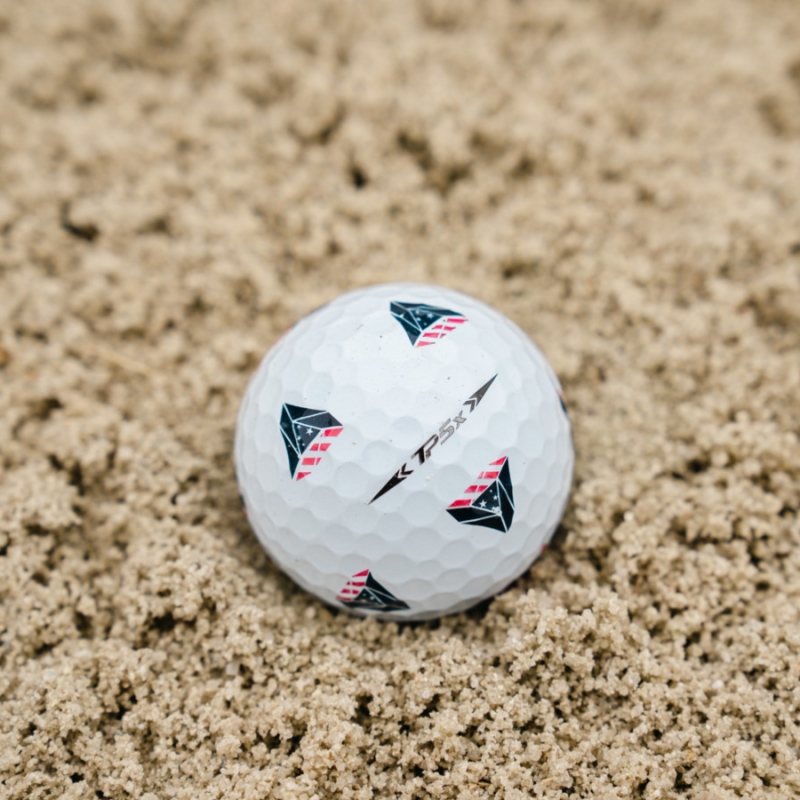 TaylorMade TP5x pix USA 泰勒梅高尔夫球美国国旗五层球比赛专用