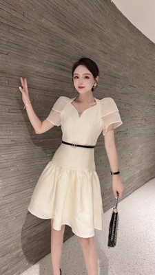 JW优雅女人味小礼服蓬蓬连衣裙配送腰带黑色  米白色
