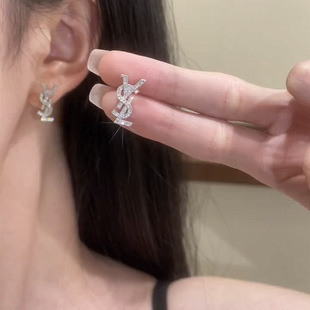 小香风杨树林法式微镶锆石耳钉S925银针女轻奢简约个性百搭耳饰