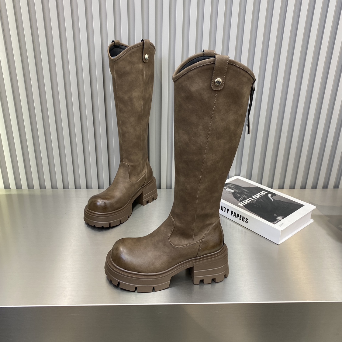 新款秋冬季套筒厚底舒适马丁靴