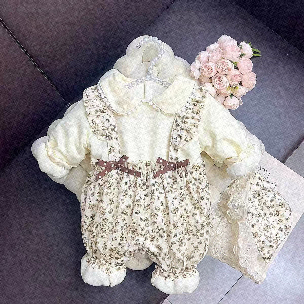 婴儿连体衣冬装宝宝保暖夹棉加厚新生儿网红超萌洋气公主外出爬服