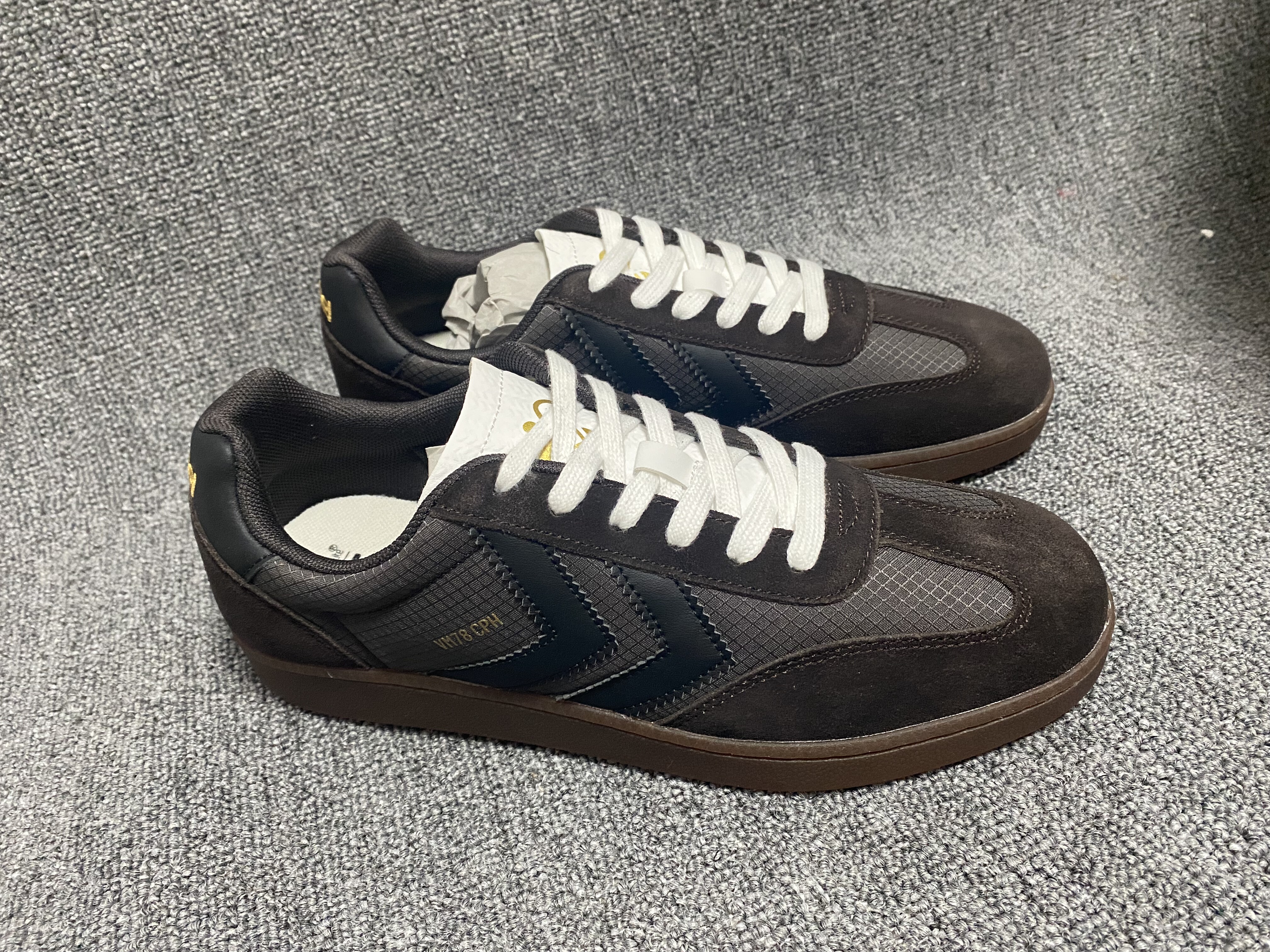 外贸出口单男鞋女鞋休闲鞋运动鞋平底鞋板鞋德训鞋真皮低帮情侣鞋