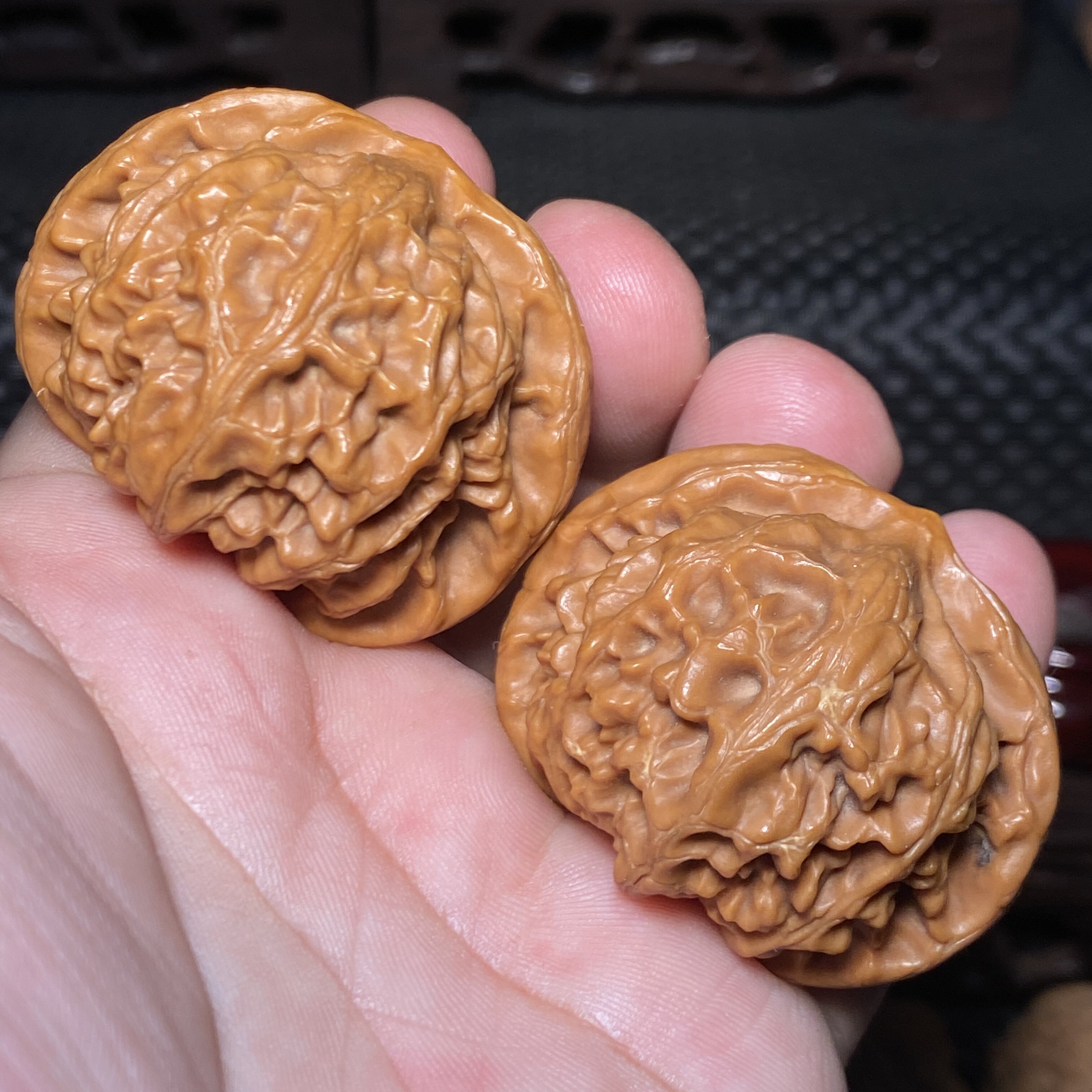 A01玉玺宫灯狮子头文玩核桃手把件一五一图实物拍摄荔枝纹油蜡皮