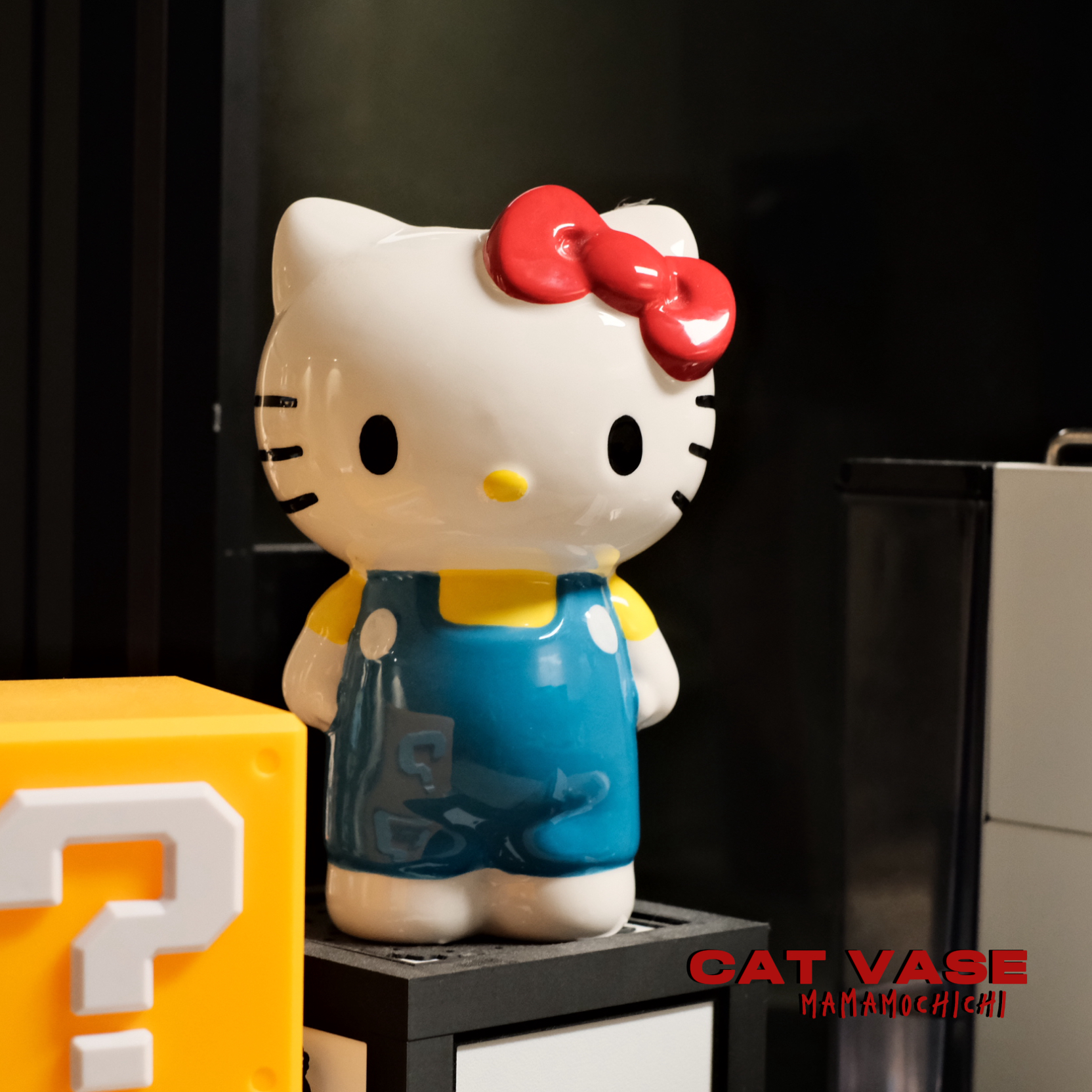 日单我是一个花瓶HelloKitty陶瓷可爱摆件手办桌面玄关复古礼物