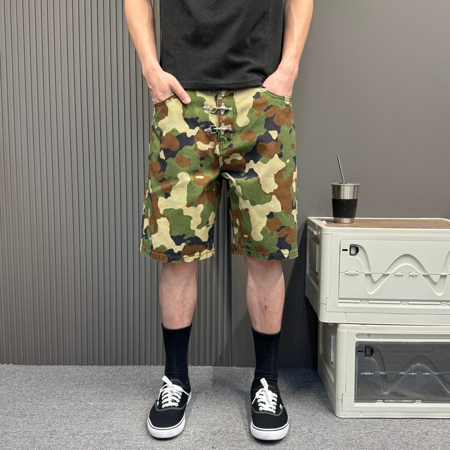 原创休闲酷飒户外迷彩风牛仔短裤男士夏季宽松直筒学生五分裤潮牌