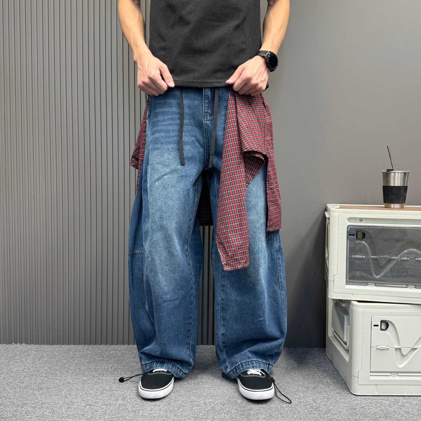 假两件牛仔裤男春秋新款红格纹拼接浅蓝水洗抽绳束脚宽松阔腿长裤