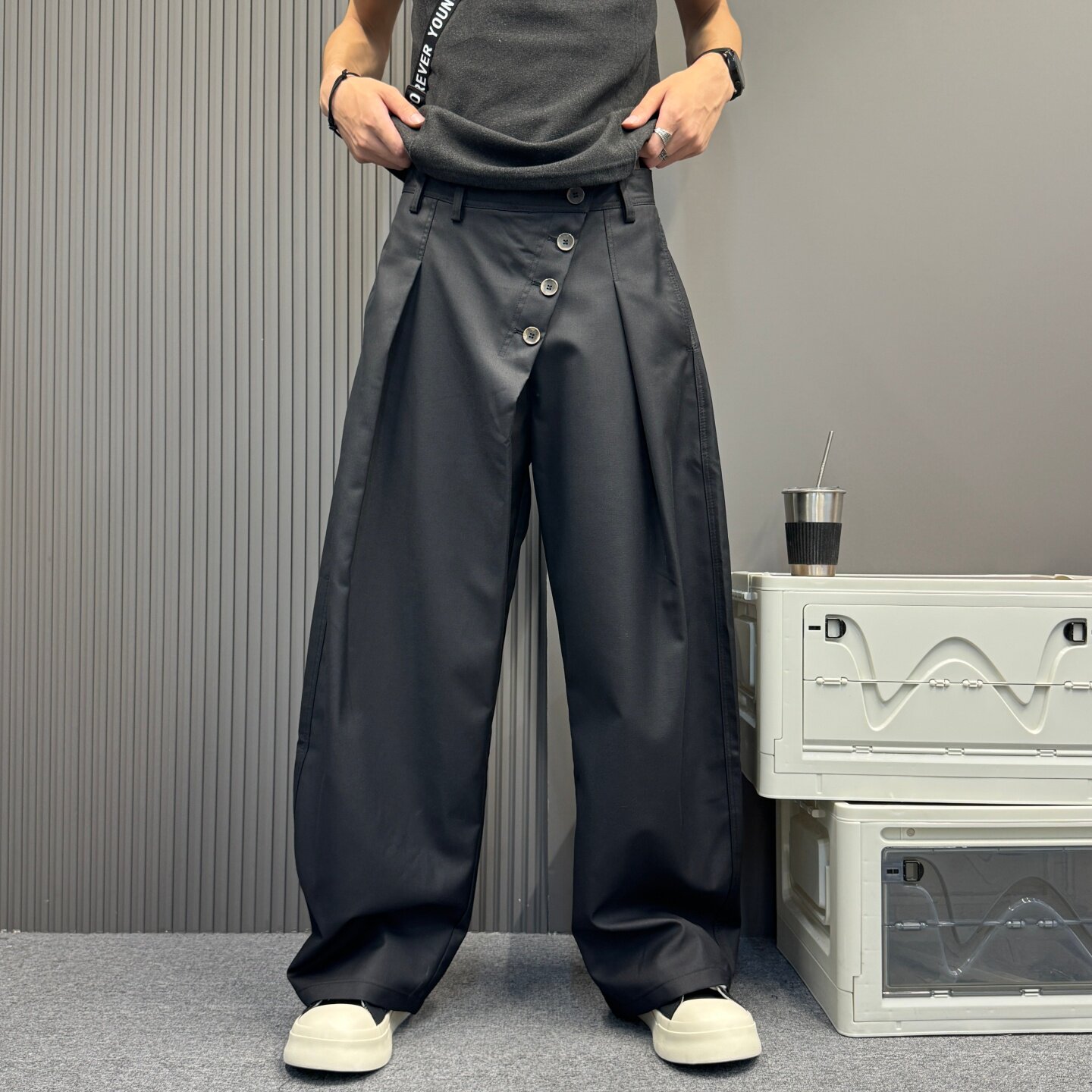 高级感复古美式排扣压褶阔腿弯刀西裤男女同款宽松直筒通勤休闲裤