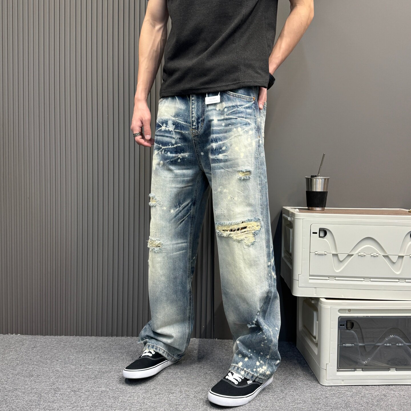 蓝色水洗做旧猫须破洞牛仔裤男士高街潮牌宽松直筒裤痞帅阔腿长裤