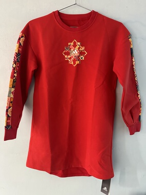 adidas连衣裙 舒适柔软时尚长袖 红色 青少年140码和152码 hc2735