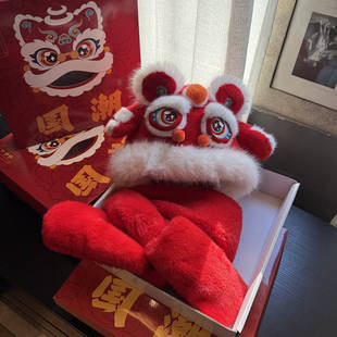 红色醒狮帽子围巾一体儿童耳朵会动的小男孩虎新年过年2026马头饰