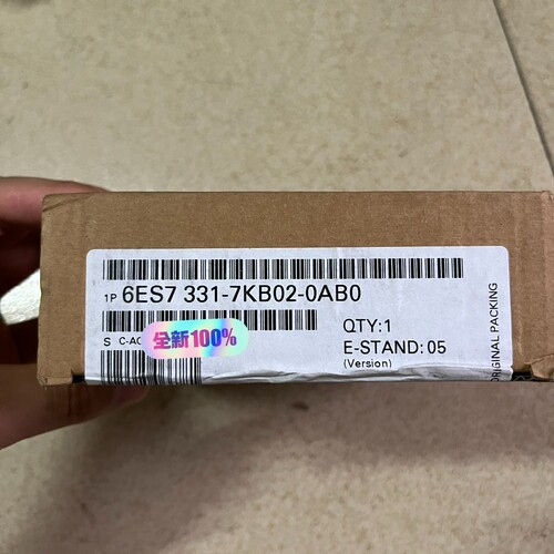 西门子331-7KB02未拆封,原装正品。 ~议价