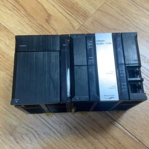 欧姆龙NJ301-1100 正常拆机件 带电源 包 ~议价