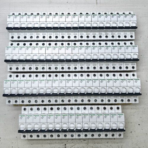 九成新施耐德1P iC65N-S C16安空气开关 ~议价