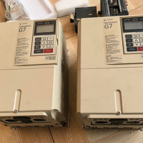 安川变频器CIMR-G7A47P5功能包好单价550还有一台 ~议价