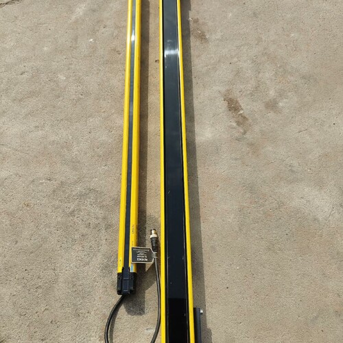 拆机基恩士GL-R20L-R一个，FGSS900-11一个， ~议价