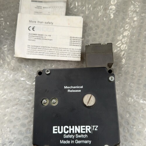 EUCHNER安士能 TZ1RE024M 安全开关 ~议价