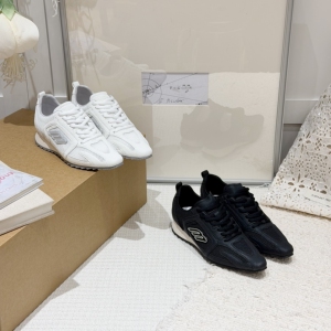 兜小兜春季新款巴家大牌风街头甜酷阿甘鞋内增高网面休闲运动鞋女