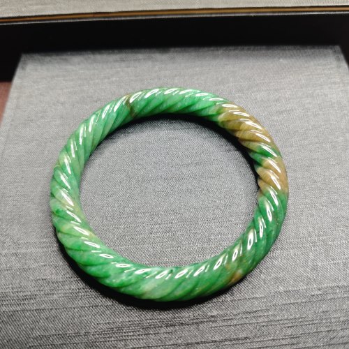 老坑料子复古圆条南阳独玉宋美龄同款翠绿麻花手镯 圈口约63mm